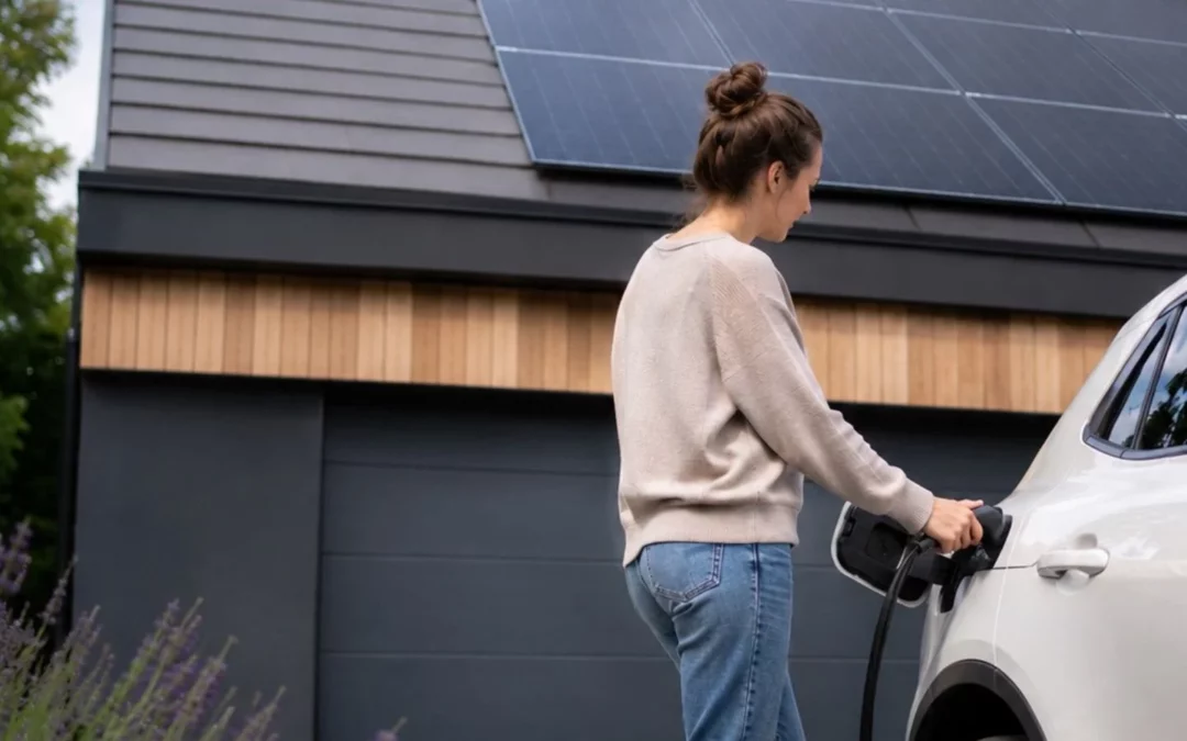 Peut-on recharger une voiture électrique avec ses panneaux solaires ?